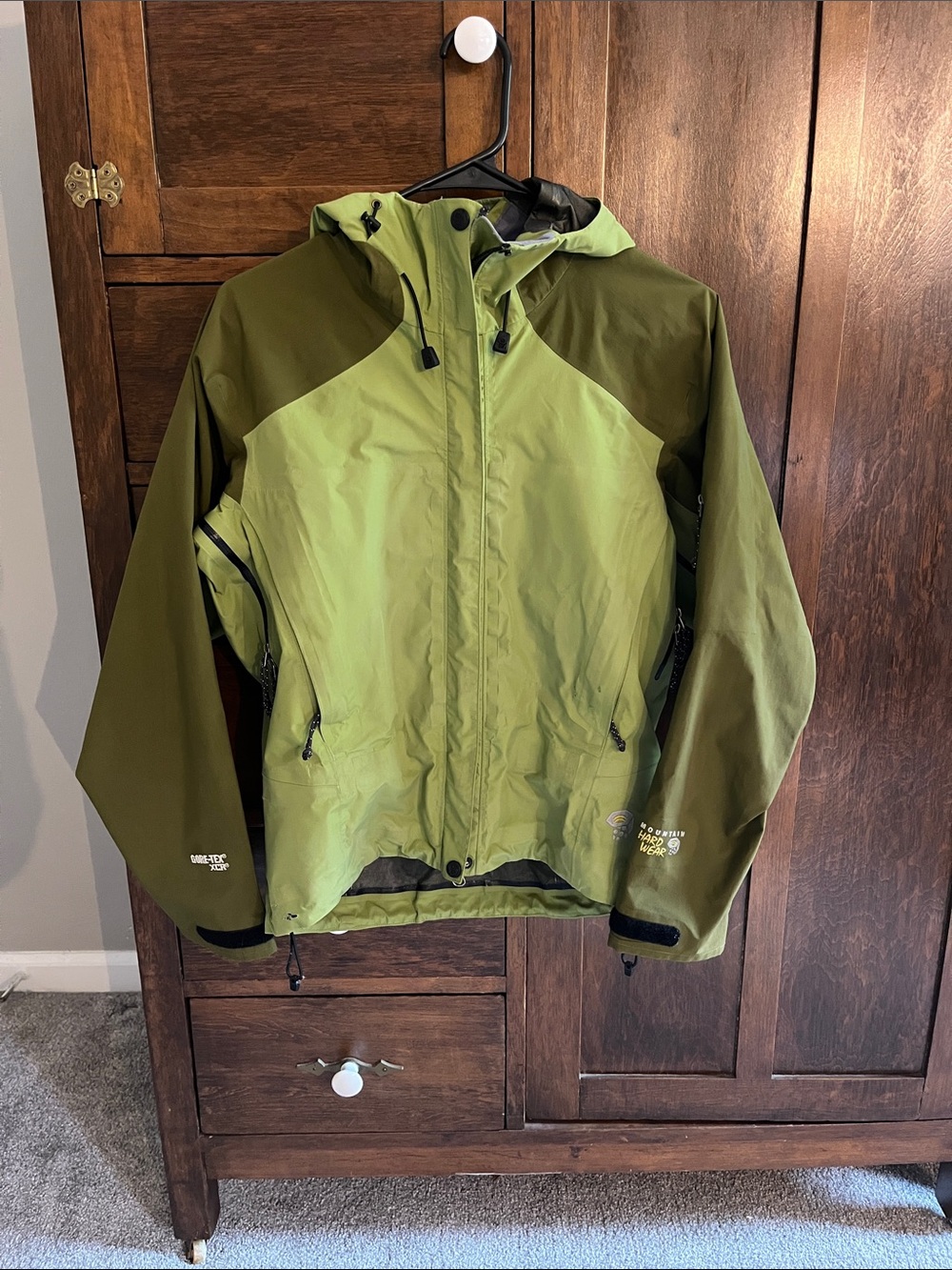 Mountain Hardwear Two-Tone Olive Green Hooded Rain Jacket